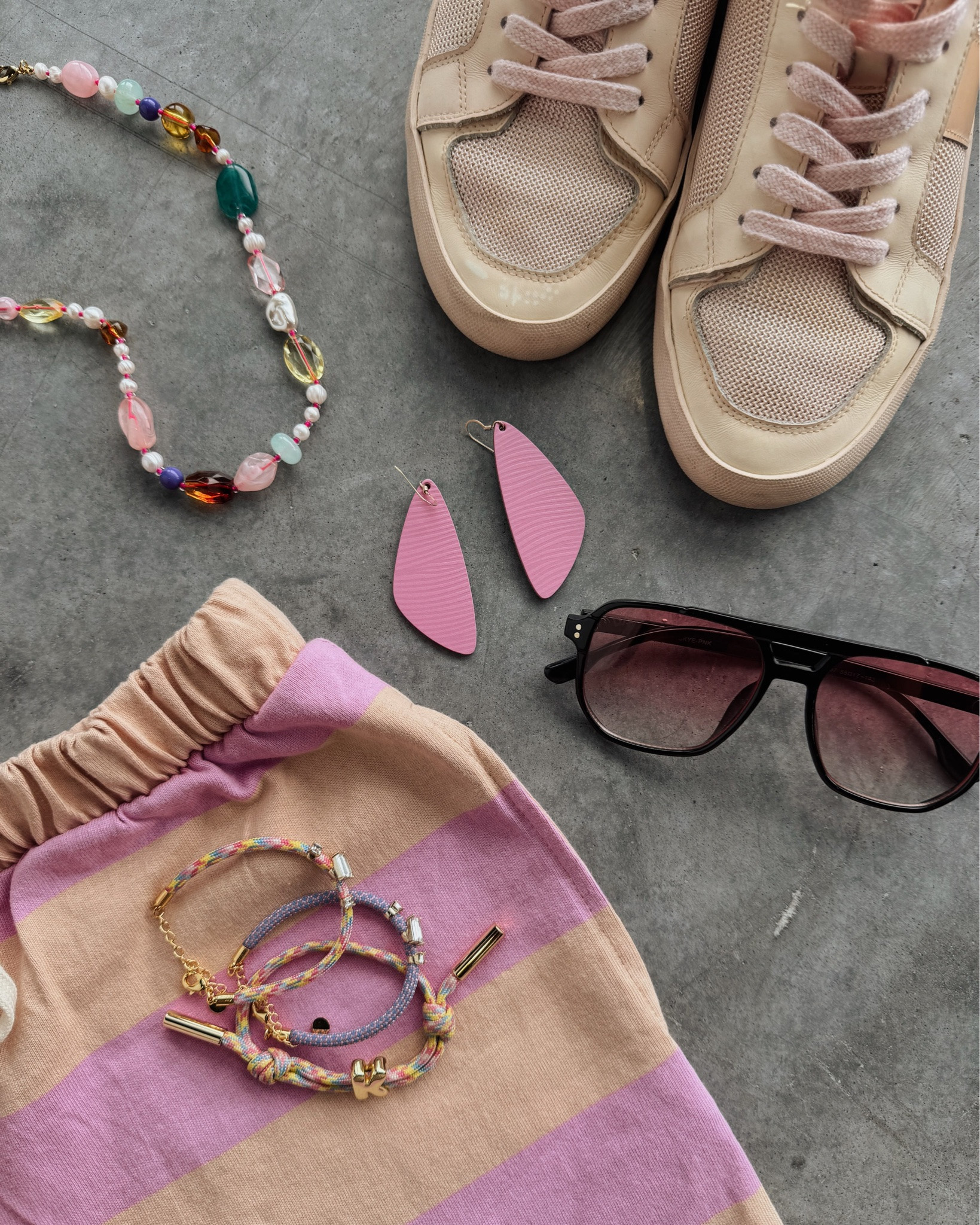 You can only choose one- which vibe are you grabbing? 
🌸🍑☁️
🐆🐬🍑
✨🥑🏁

Linking in ltk- all accessories are @nickelandsuede