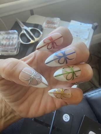 10pcs/Set Press On Nails, Almond Nail Tips, Christmas Themed Designs Featuring Hand Painted Silve... | SHEIN