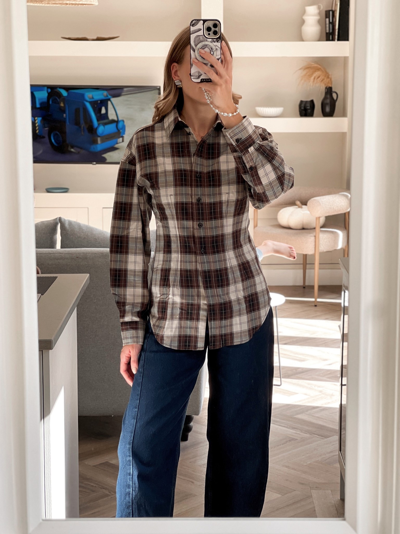 H&M check plaid shirt - Abercrombie barrel leg jeans 25% off until midnight use code AFxLTK for an extra 15% off! #AFxLTK #hm 


#LTKjeans #LTKFashionMonth #LTKautumn