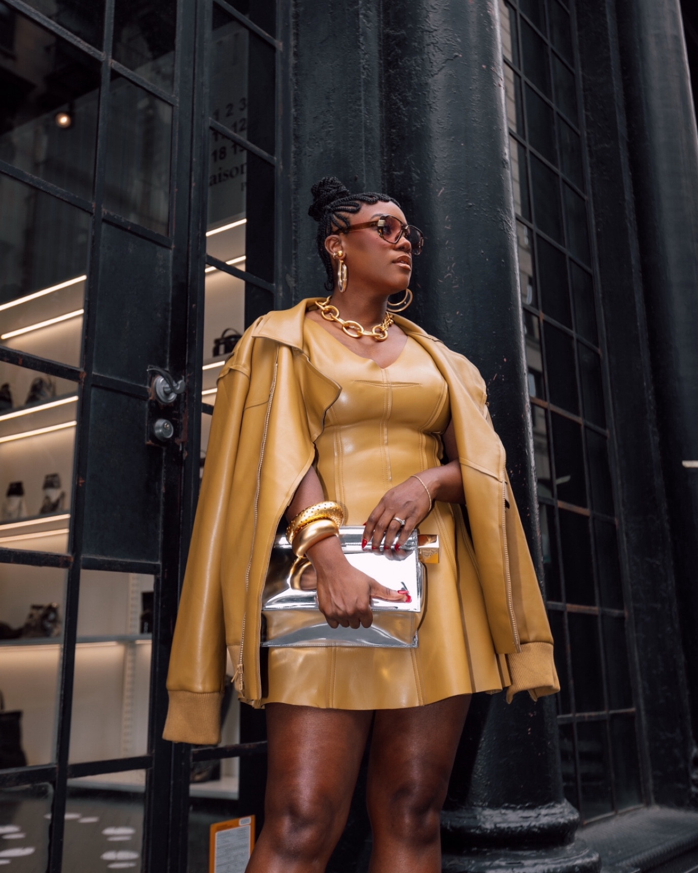 It’s the season for faux leather and I have a monochromatic outfit for you. 

#LTKSaleAlert #LTKItBag