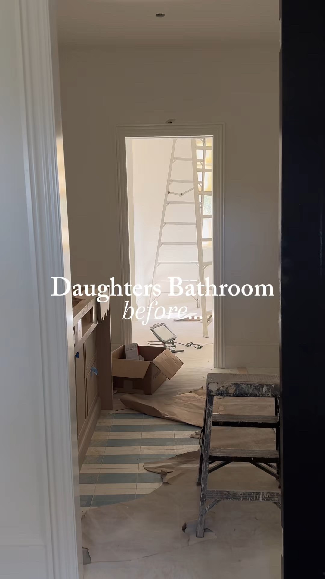 Blue and white bathroom 

#LTKHome