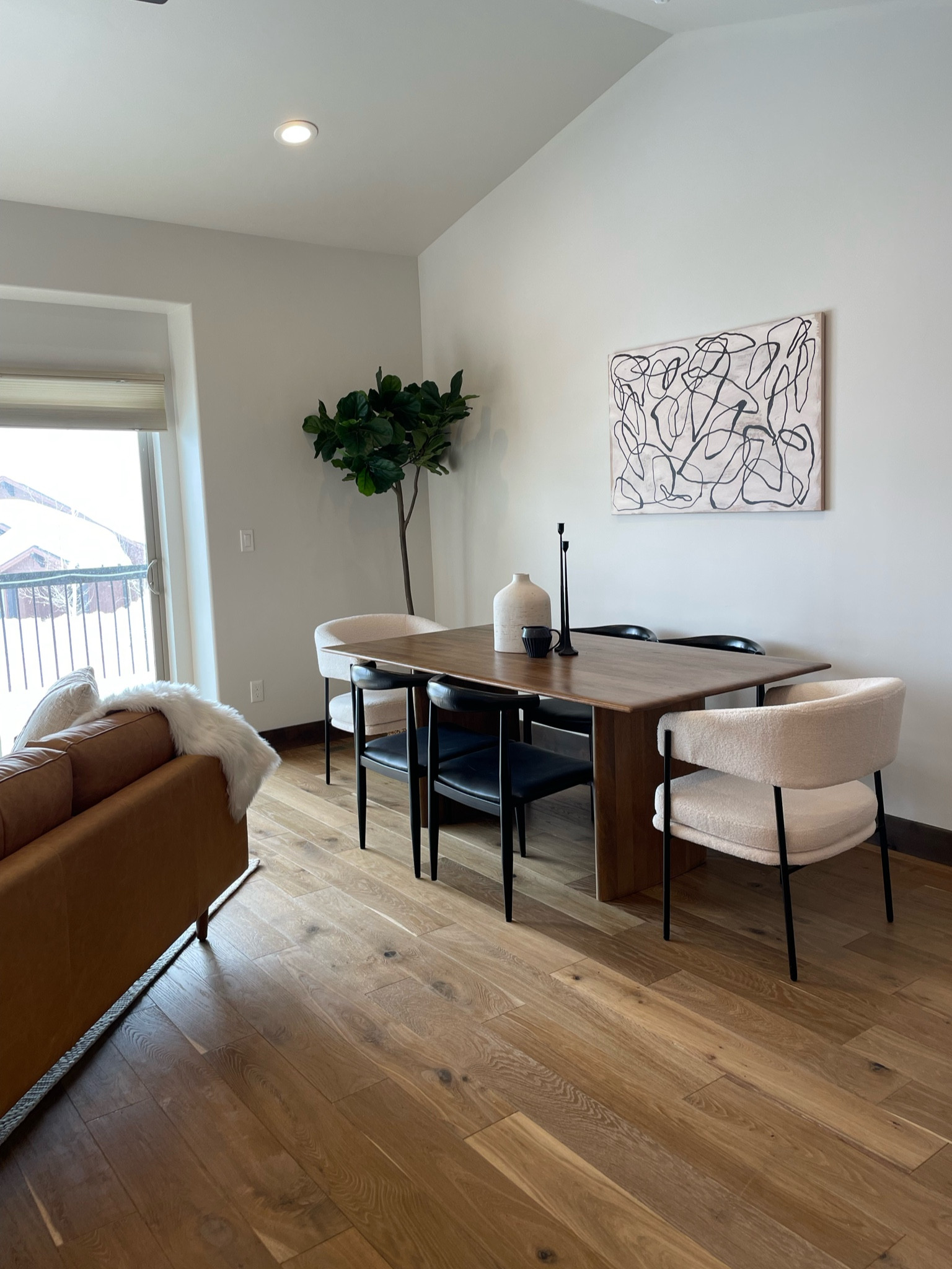 Contemporary dining room 

#LTKsalealert #LTKstyletip #LTKhome