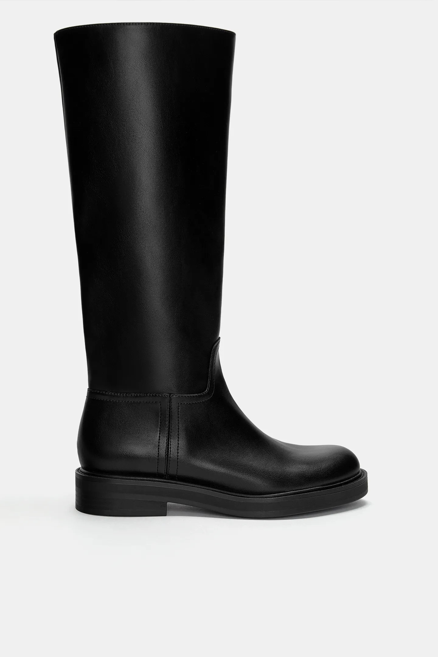Flat knee-high boots | PULL and BEAR UK