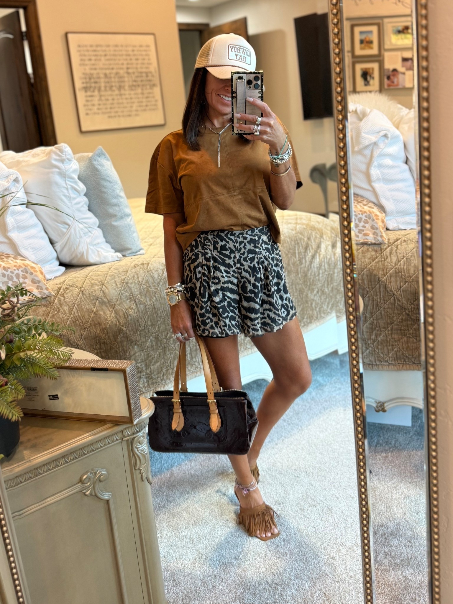 Suede & fringe 🍁

#LTKU #LTKFindsUnder100 #LTKStyleTip