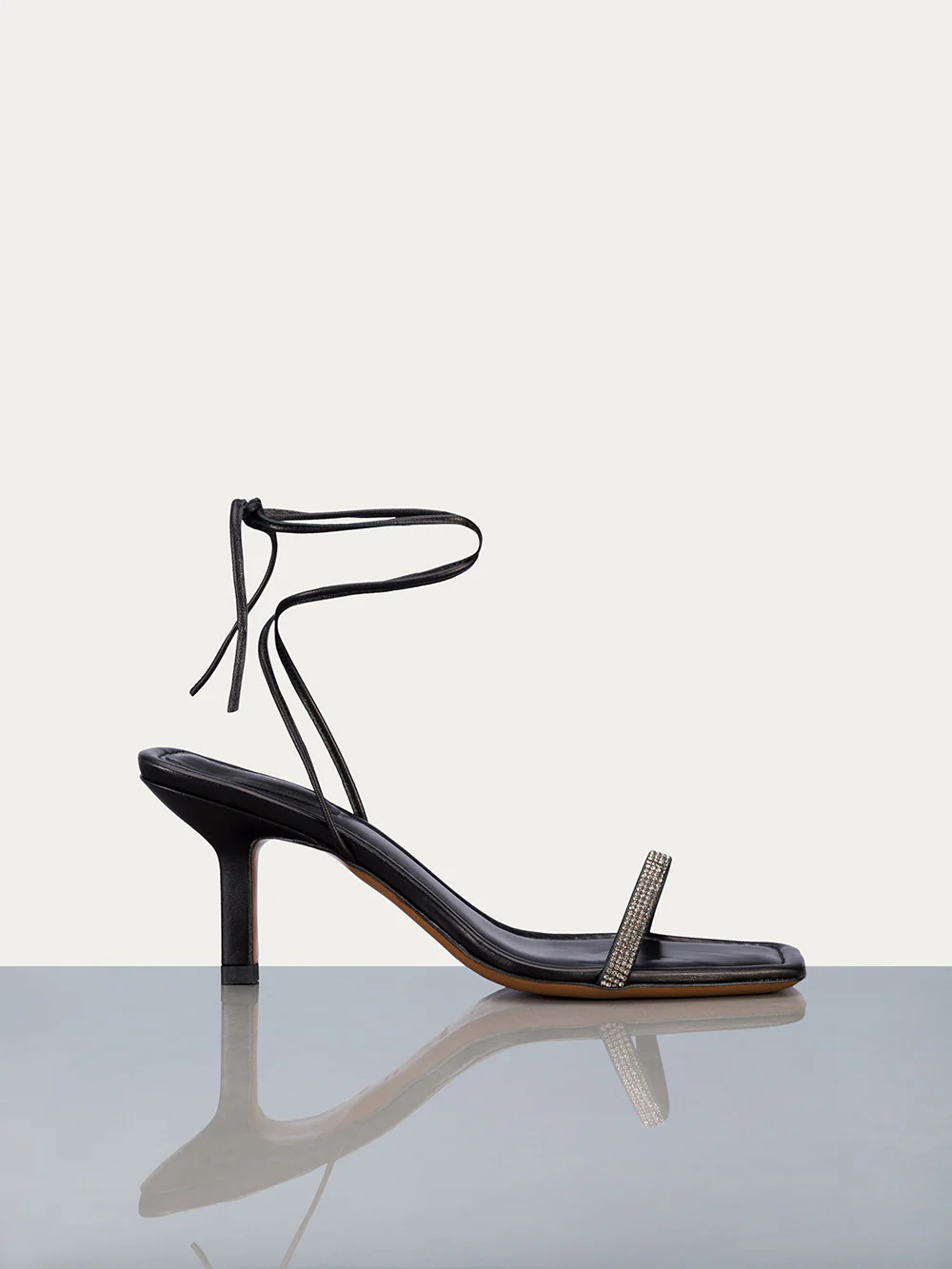 Le Ozzie Lace Up Sandal -- Noir/Silver | Frame Denim