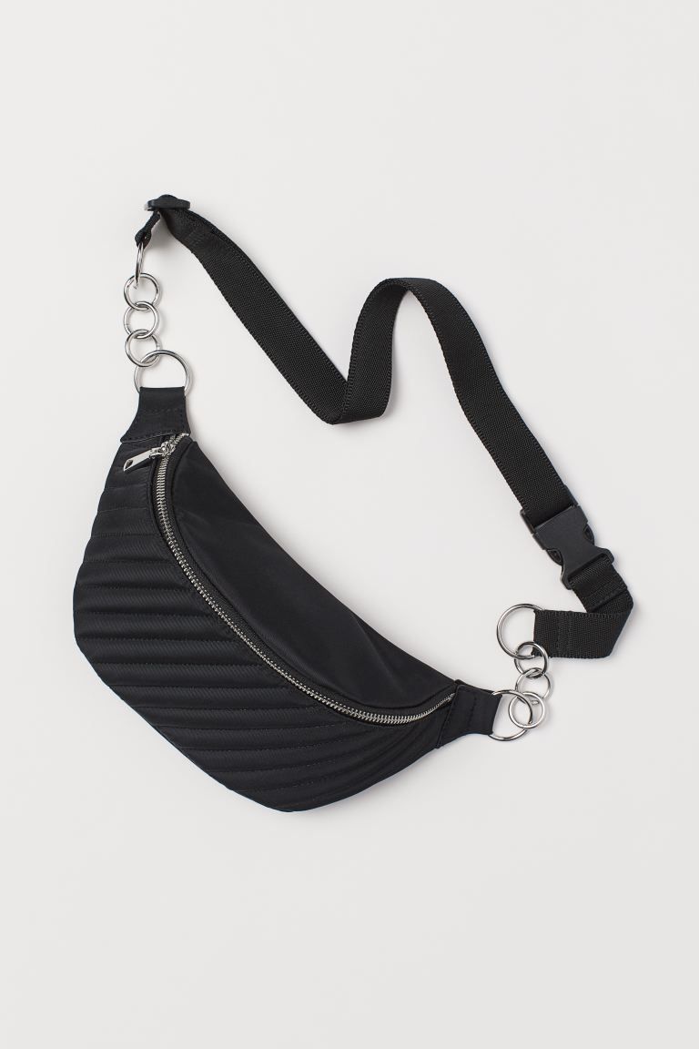 Quilted belt bag with a zipper at top. Adjustable waist strap in woven fabric with metal rings an... | H&M (US + CA)