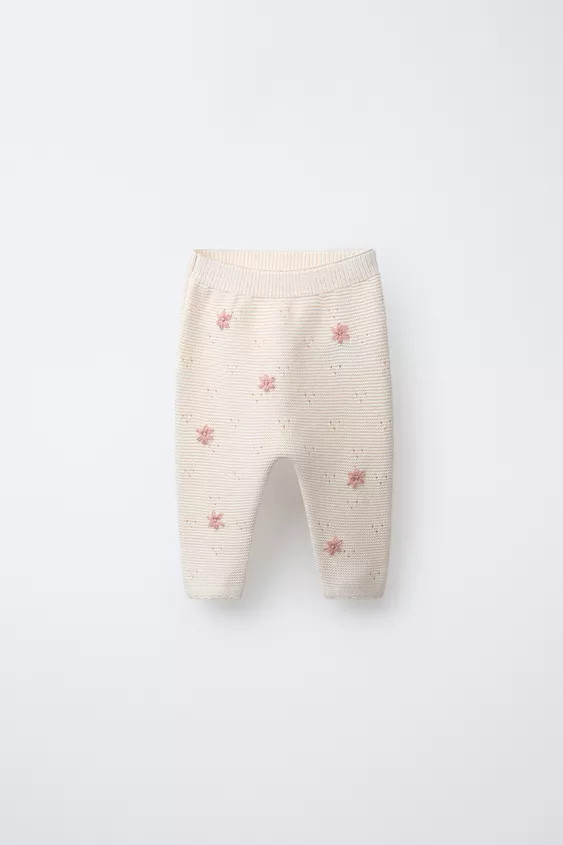 GESTRICKTE HOSE MIT GESTICKTEN BLUMEN | Zara DE