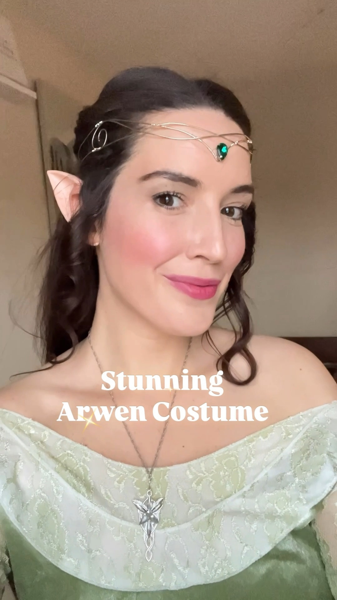 My Arwen costume for our Lord of the rings party was stunning! I loved it and it was a dream come true! ✨ #lotr #lordoftherings #arwen #arwencostume #cospplay #lotrcosplay #lotrparty