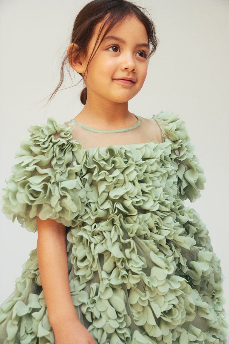 Fabric flower-covered dress - Dusty green - Kids | H&M IN | H&M (UK, MY, IN, SG, PH, TW, HK)