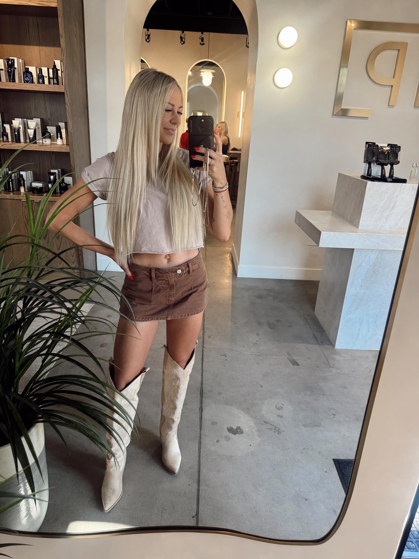 when you match the esthetic of the salon 🤟🏽 @platformhairsalon