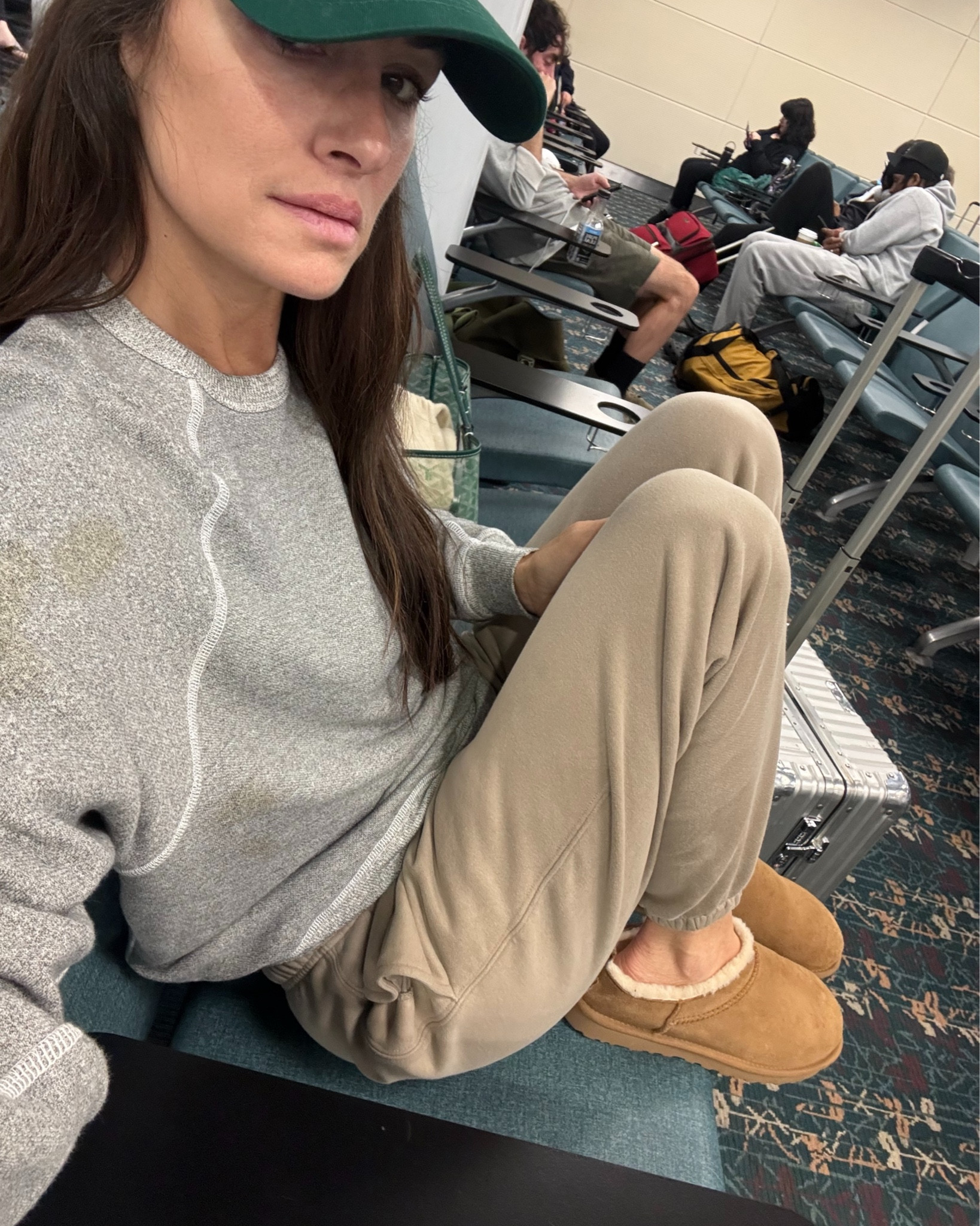 Not all travel basics created equal ha! The coziest sweats I own that I LIVE IN right now 🤍