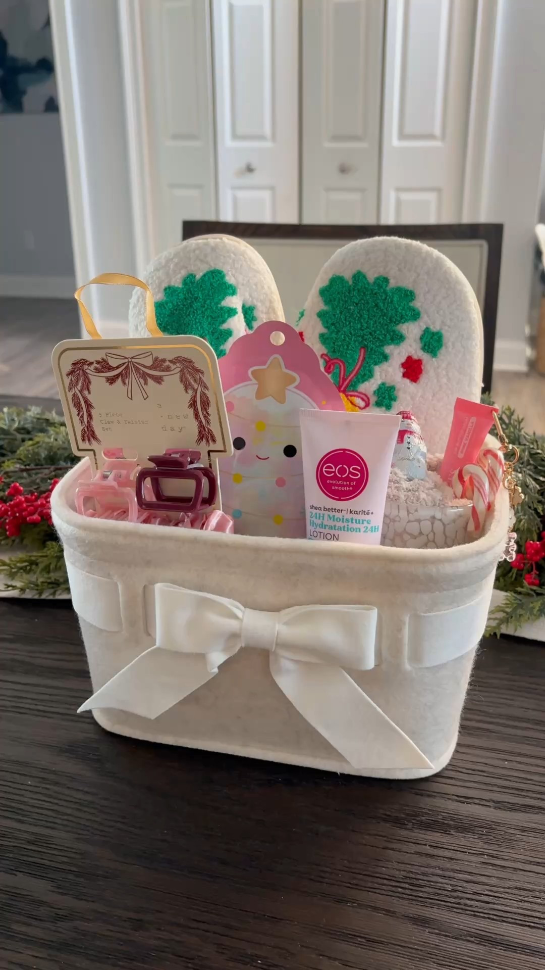 Budget friendly Burr basket for my daughter 🎀💕🎄

#LTKFindsUnder50 #LTKHoliday #LTKGiftGuide