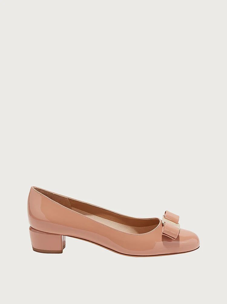 Vara Bow pump shoe | Ferragamo (EU)