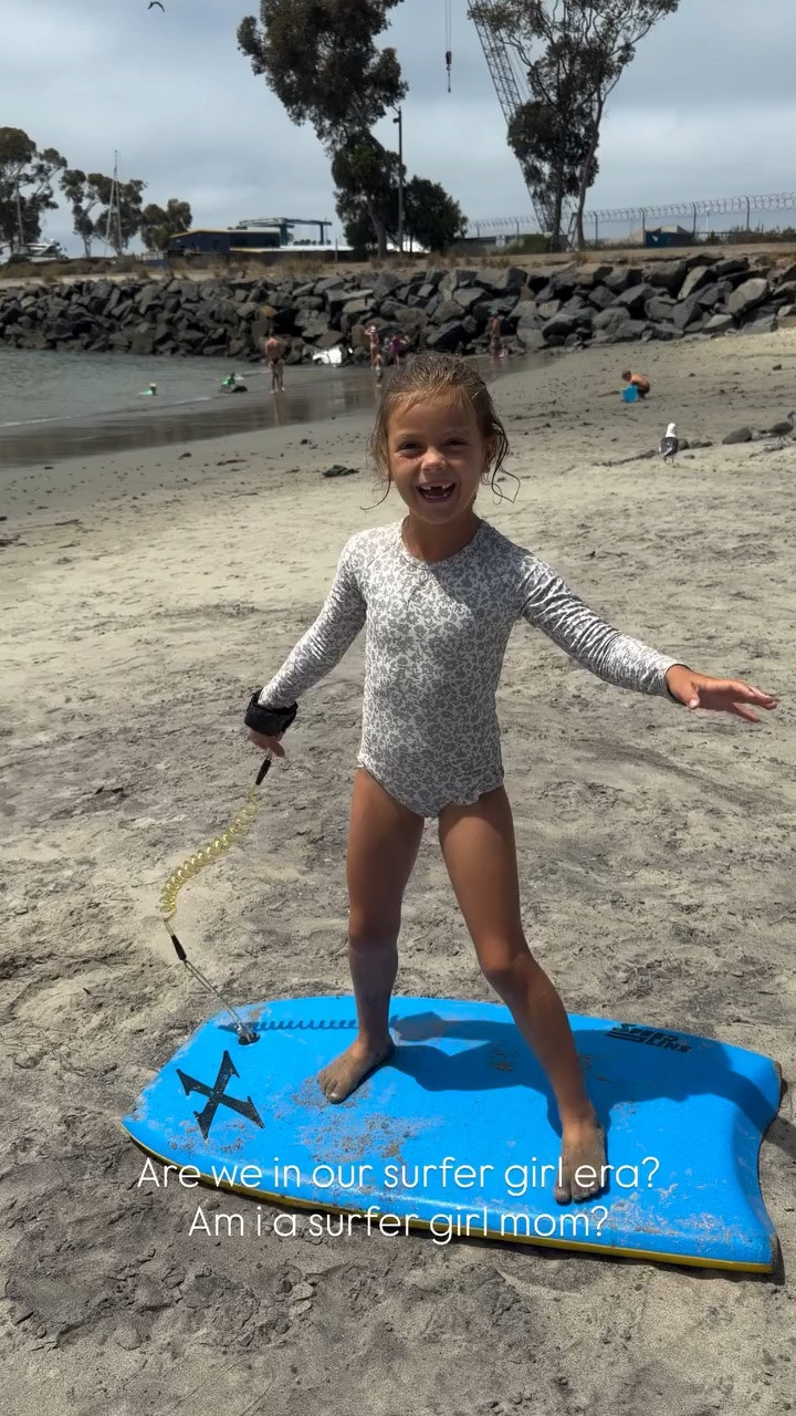 Are we in our surfer girl era? 
Am i a surfer girl mom?