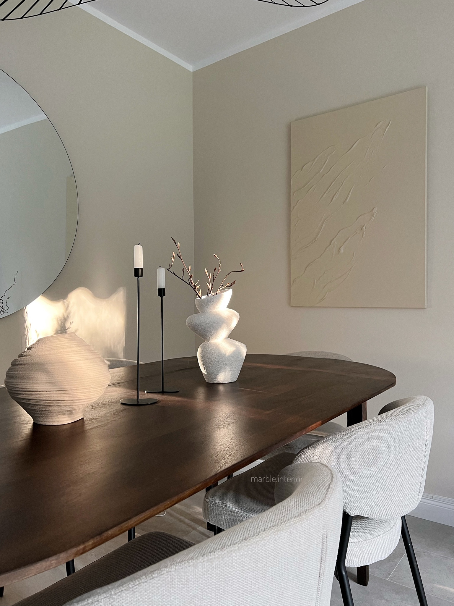 Esszimmer diningroom Esstisch esszimmerstühle diningchair holztisch table tischdeko tablesetting tabledecor Holz Vasen Kerzenhalter hmhome westwing Leinwand canvasart Spiegel beige interior greige minimalhome minimalism minimaldecor Minimalismus neutralhome Deko decoration interior Inspo 

#LTKhome #LTKeurope #LTKstyletip