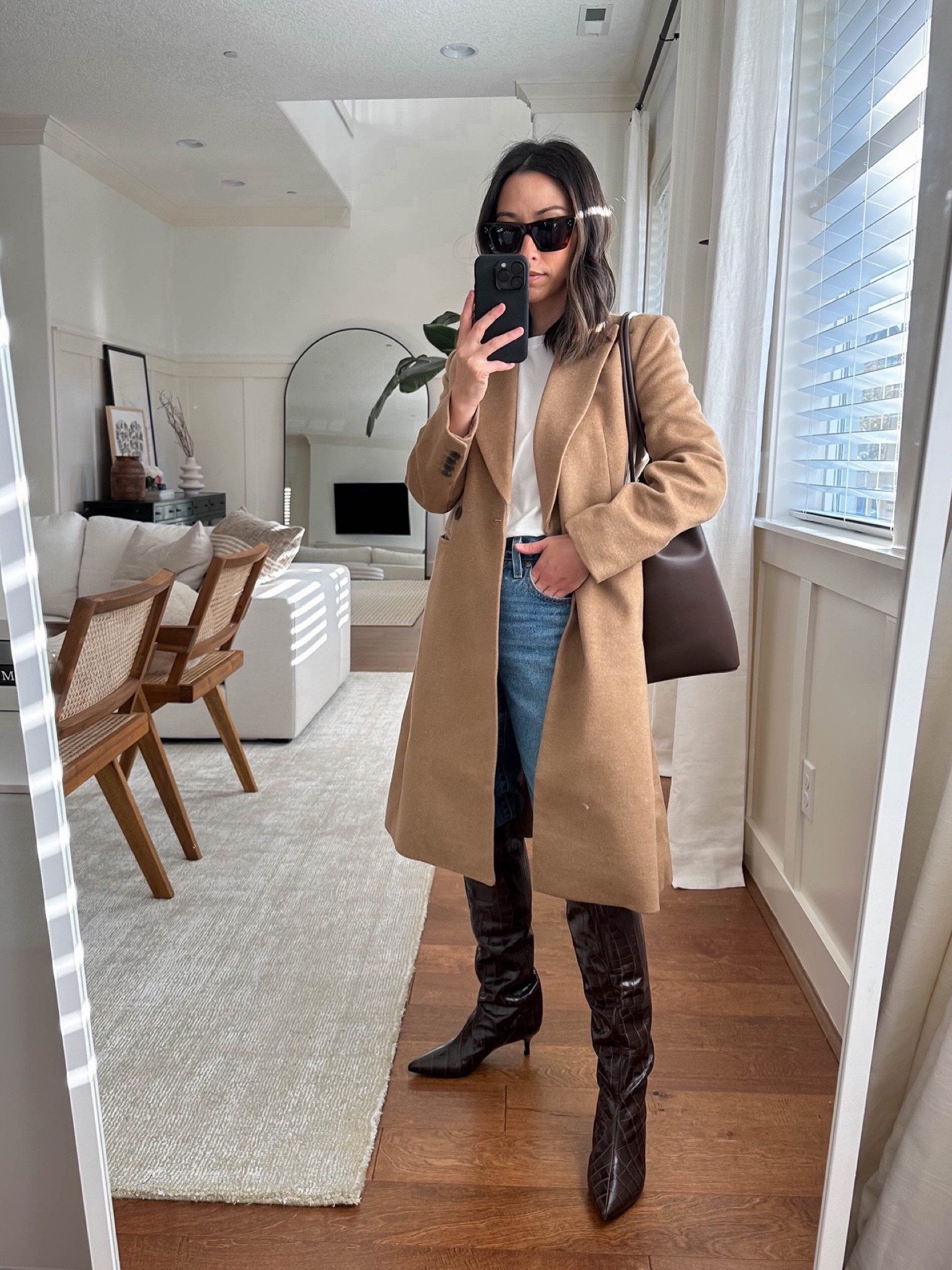 J.crew topcoat on sale! Sized up to a petite 4. These coats run snug.

Thanksgiving outfit

J.crew coat petite 4
Everlane tee medium 
Levi’s jeans 24
Schutz boots 5.5
Celine sunglasses 

Fall outfits, boots, fall style, fall fashion, coats, jeans 

#LTKshoecrush #LTKsalealert #LTKSeasonal