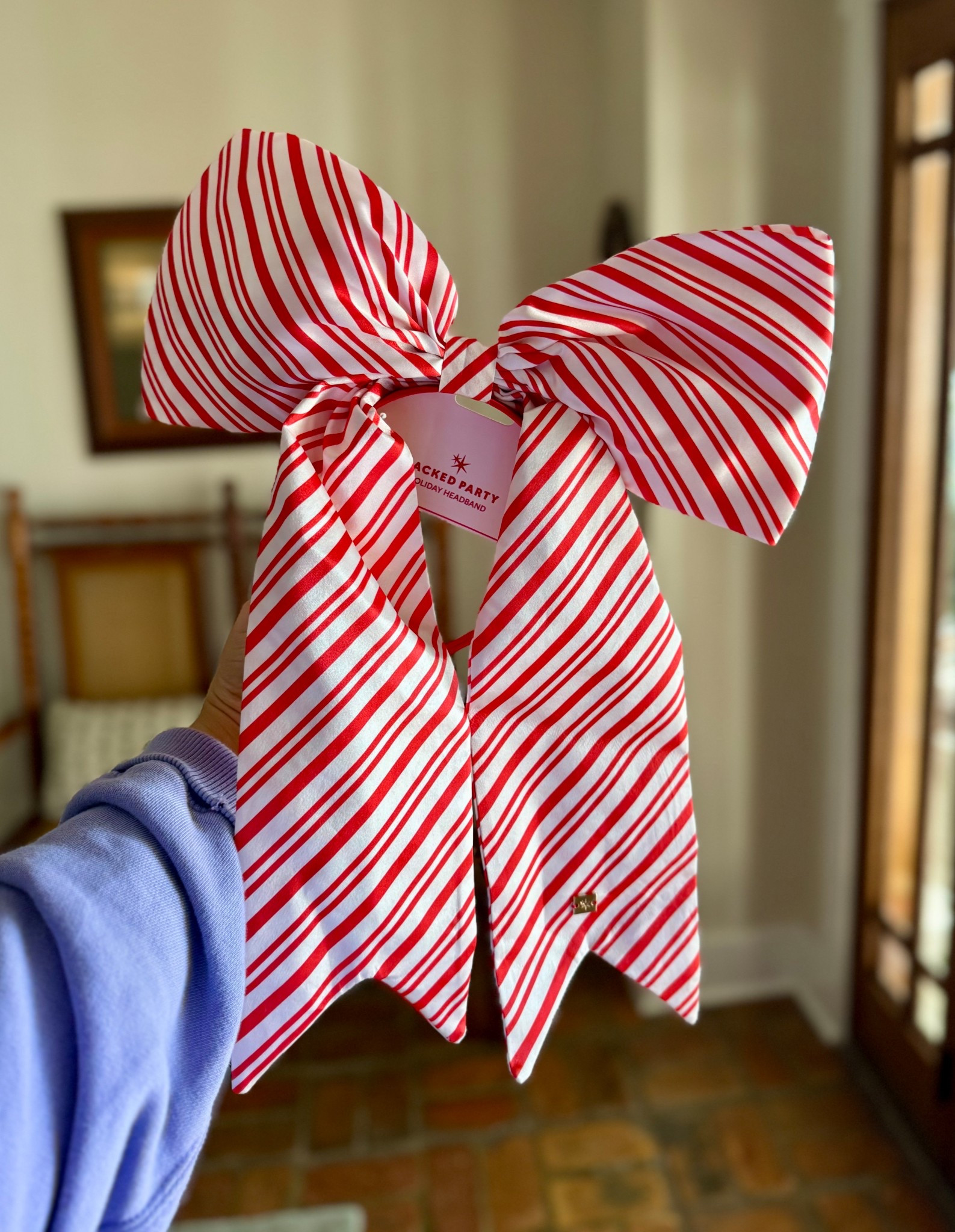 Want to make a statement this holiday season?!? 😂💀 this GIANT bow headband is the perfect accessory for any tacky Christmas event you have on your calendar 🎅🏼

#LTKHoliday