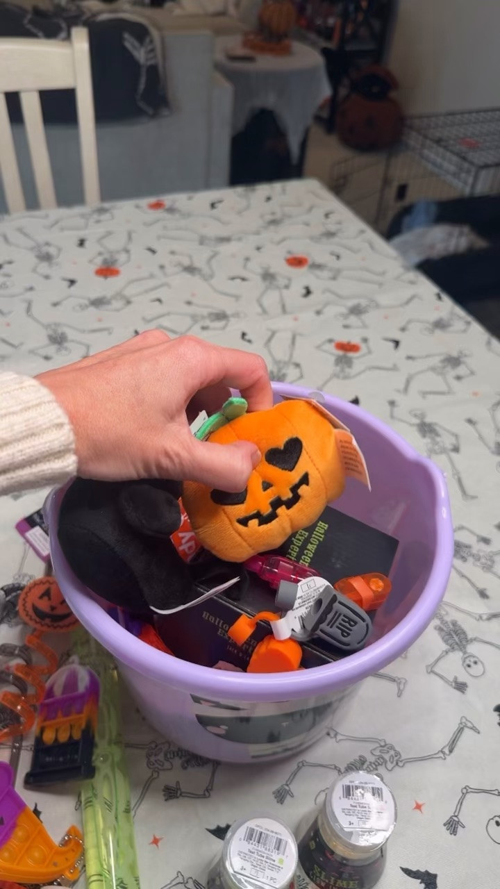 The rest of the kids basket for neighbor 2
#boobasket #spookybasket #boobasketideas #halloween

#LTKSeasonal #LTKKids #LTKmomlife