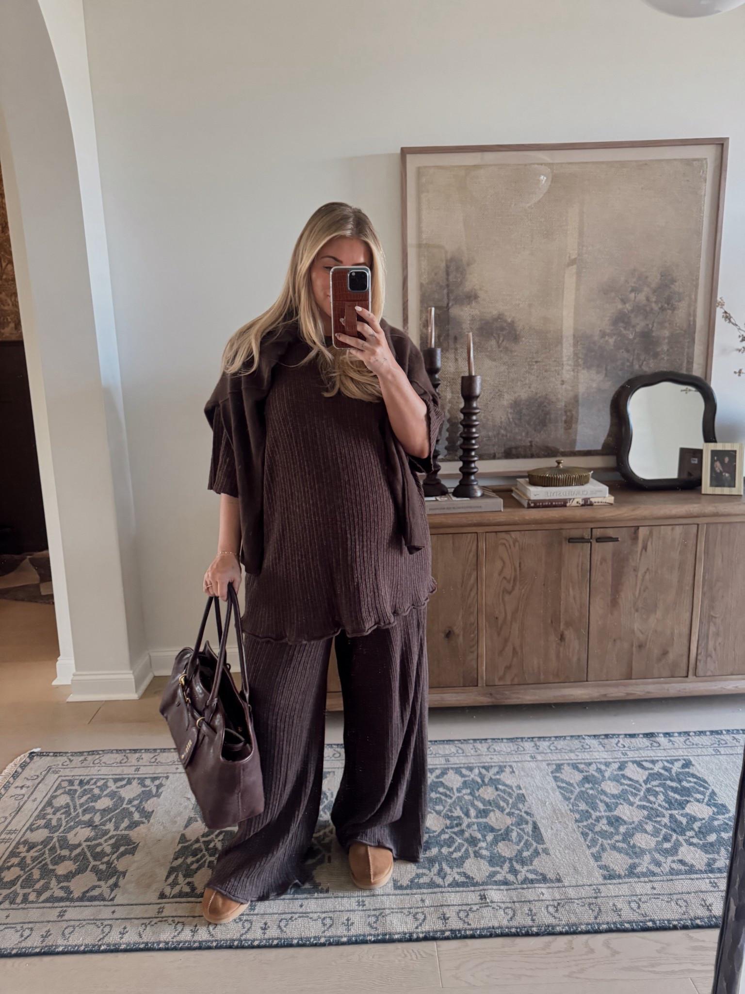 Airport outfit — so perfect in general but extra for pregnancy!!!! 🤎

Top — XL 
Bottoms — XXL 
Sweater — XL 