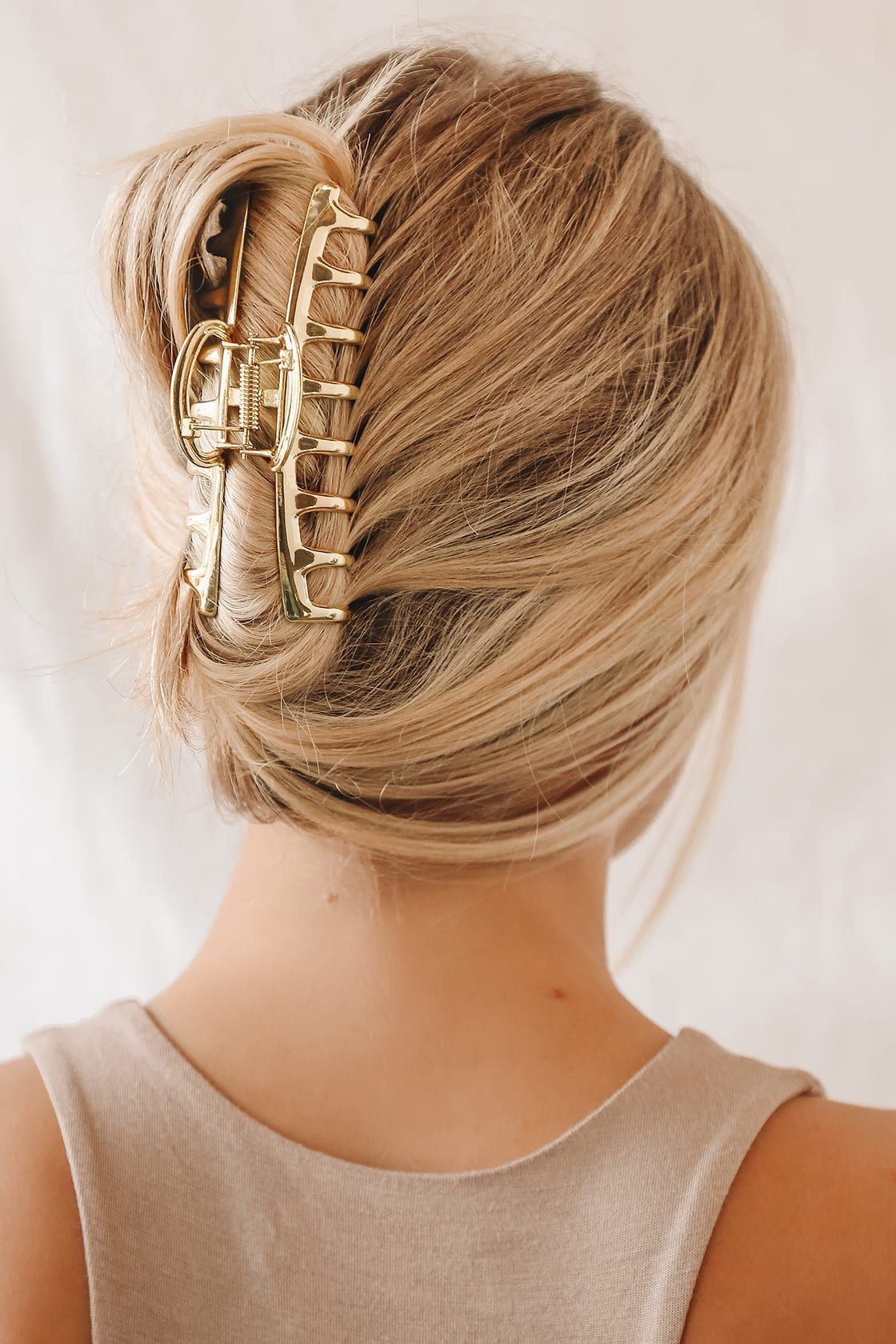 Modern Girl Gold Claw Hair Clip | Lulus (US)