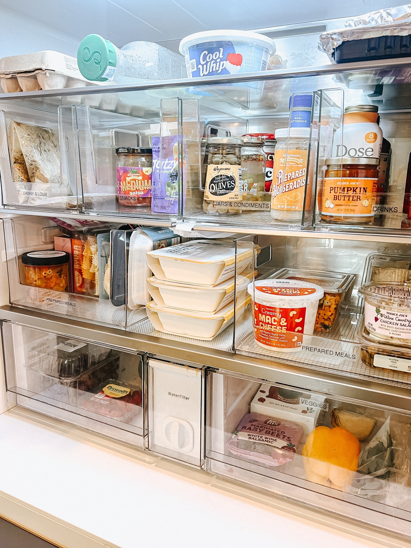 Full belly’s, full hearts, fridges full of holiday leftovers 🤪❤️

#organizedbyjm #fridgeorganization #kitchenorganization #homeorganizing #thecontainerstore