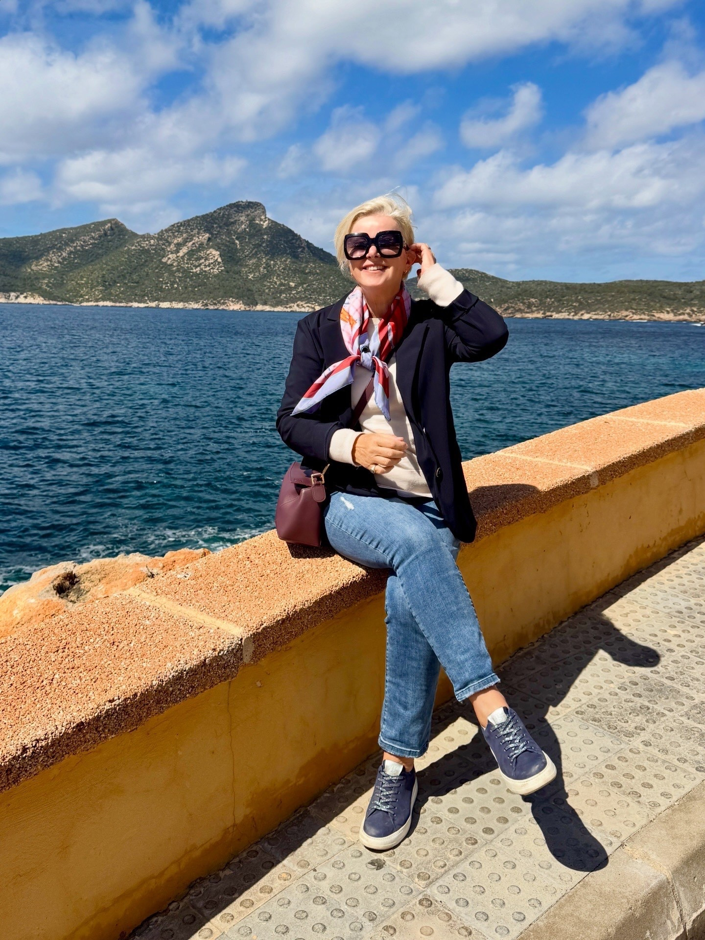 Basics on holidays  

#LTKootd