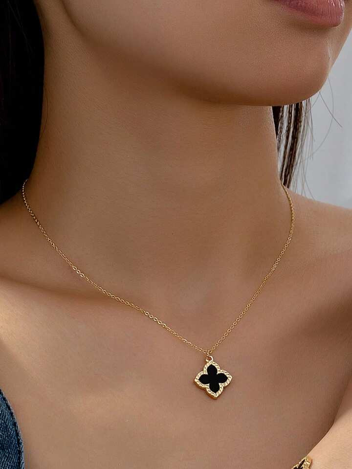 1 Pc Minimalist Acrylic Four Leaf Clover Delicate Pendant Necklace For Women | SHEIN USA | SHEIN