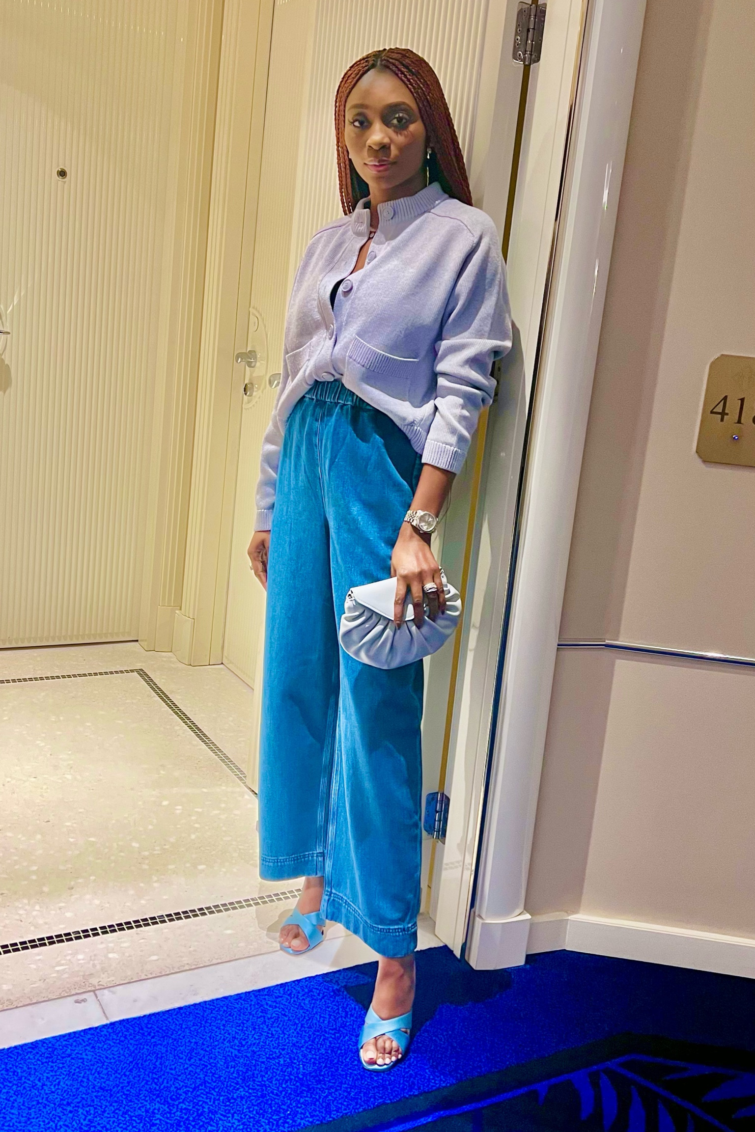 Casual chic evening denim bottoms with multi-purpose boxy sweater. 

Elevate your style :)

#LTKeurope #LTKFind #LTKfit