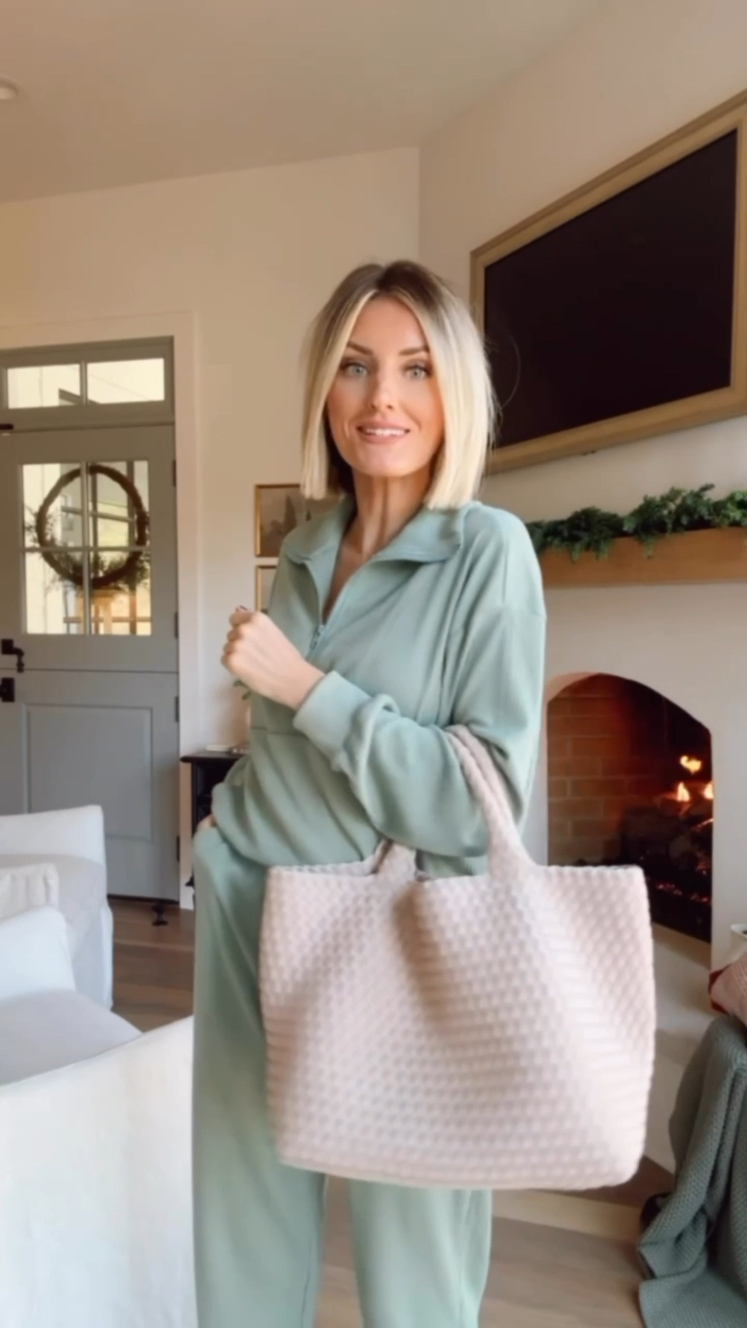 This naghedi tote bag is so useful! Perfect for the mom always on the go, or you could even use this as a work bag! It comes in so many colors, but I love the shell pink!

Loverly Grey, naghedi tote, gift ideas for her, everyday tote, work bag 

#LTKItBag #LTKGiftGuide