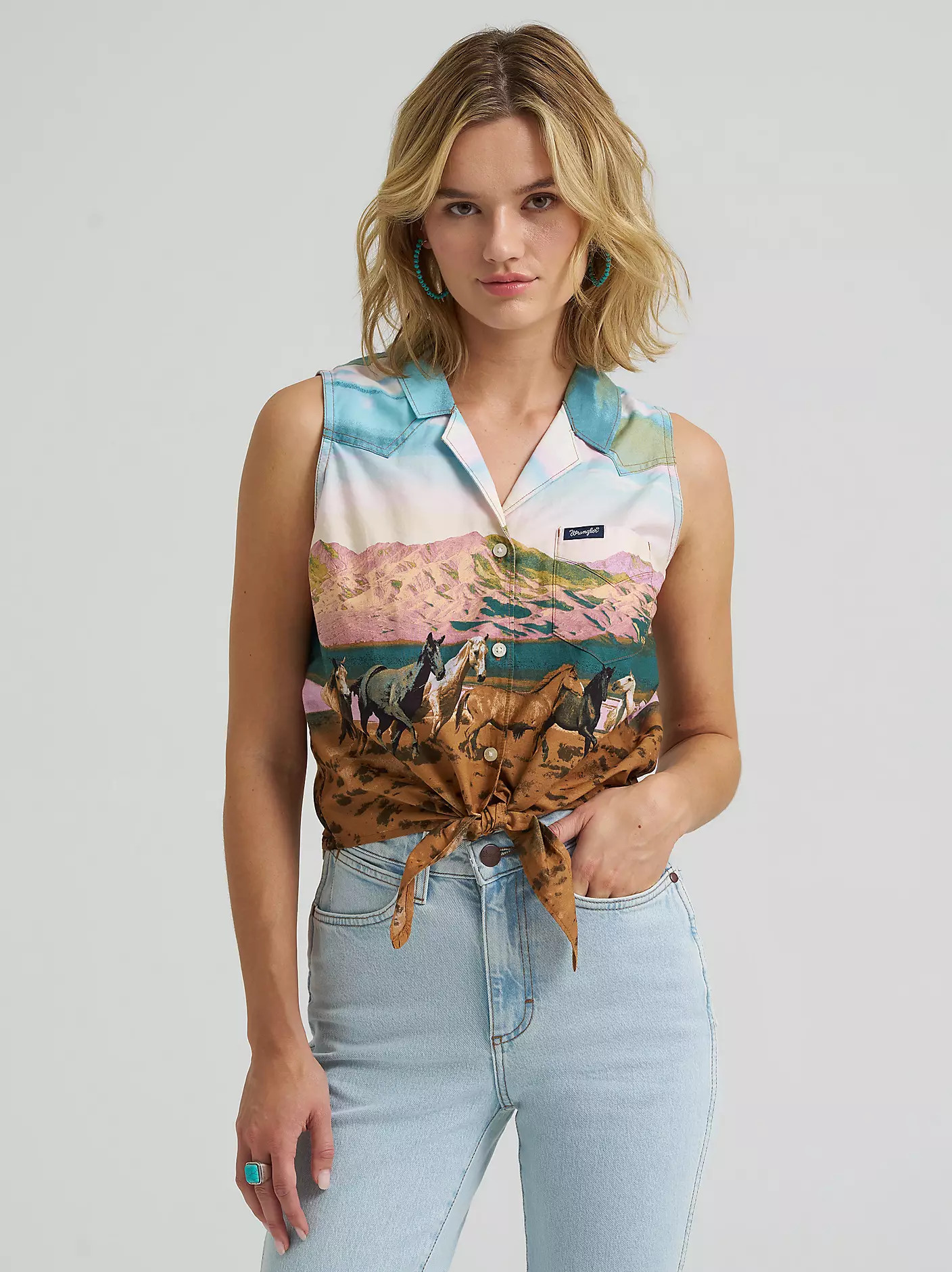 Women's Bold Printed Sleeveless Tie Front Shirt | Wrangler