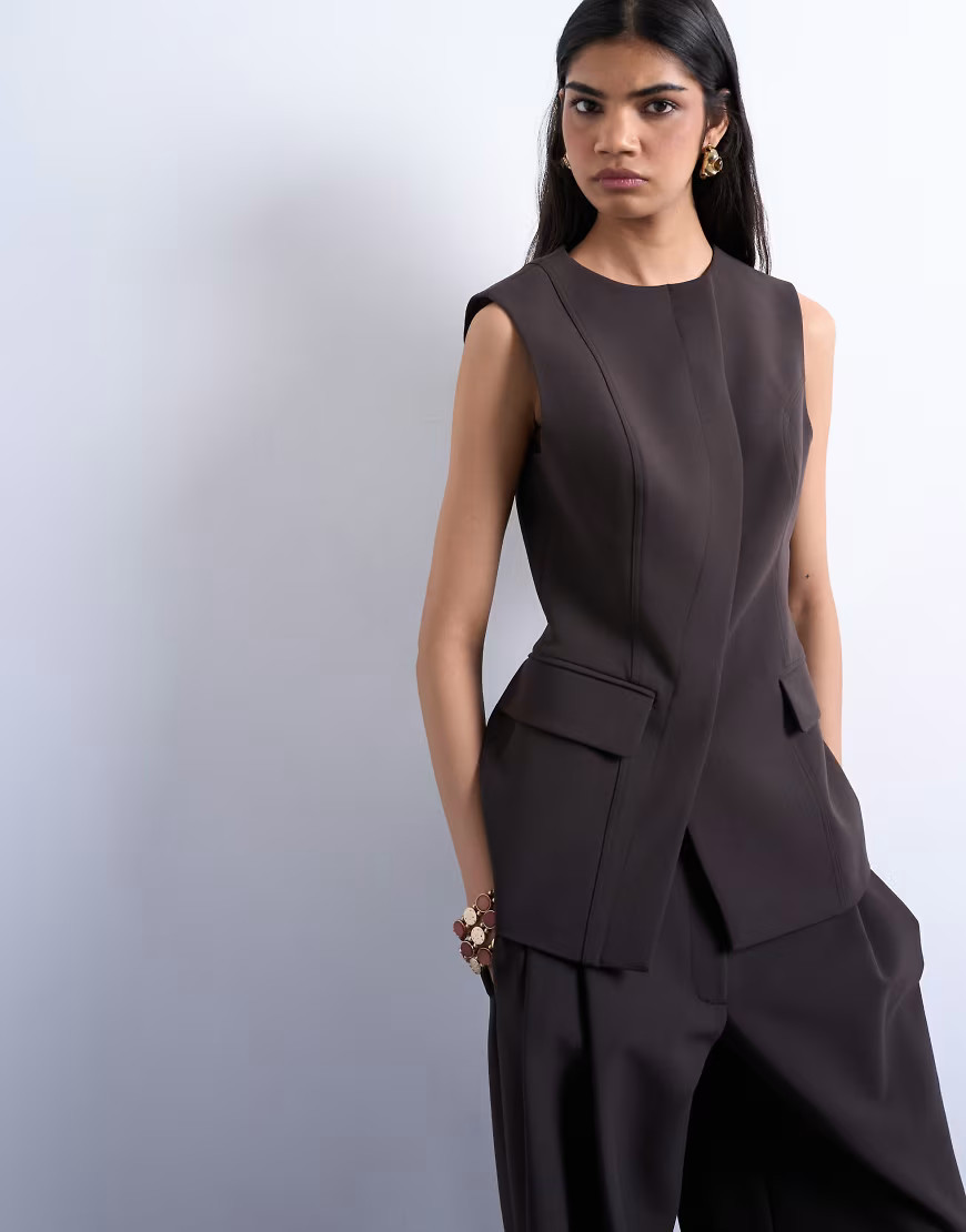Topshop - Asymmetrische gilet in chocoladebruin, deel van co-ord set-Brown | ASOS (Global)