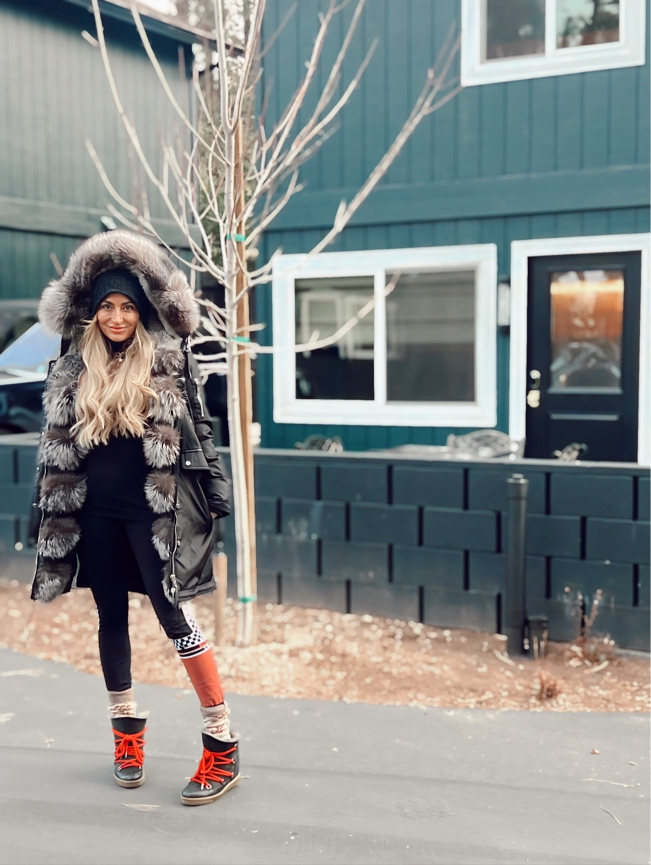 Sweaty Betty leggings size small and Isabel Marant snow boots

#LTKfitness #LTKshoecrush #LTKSeasonal