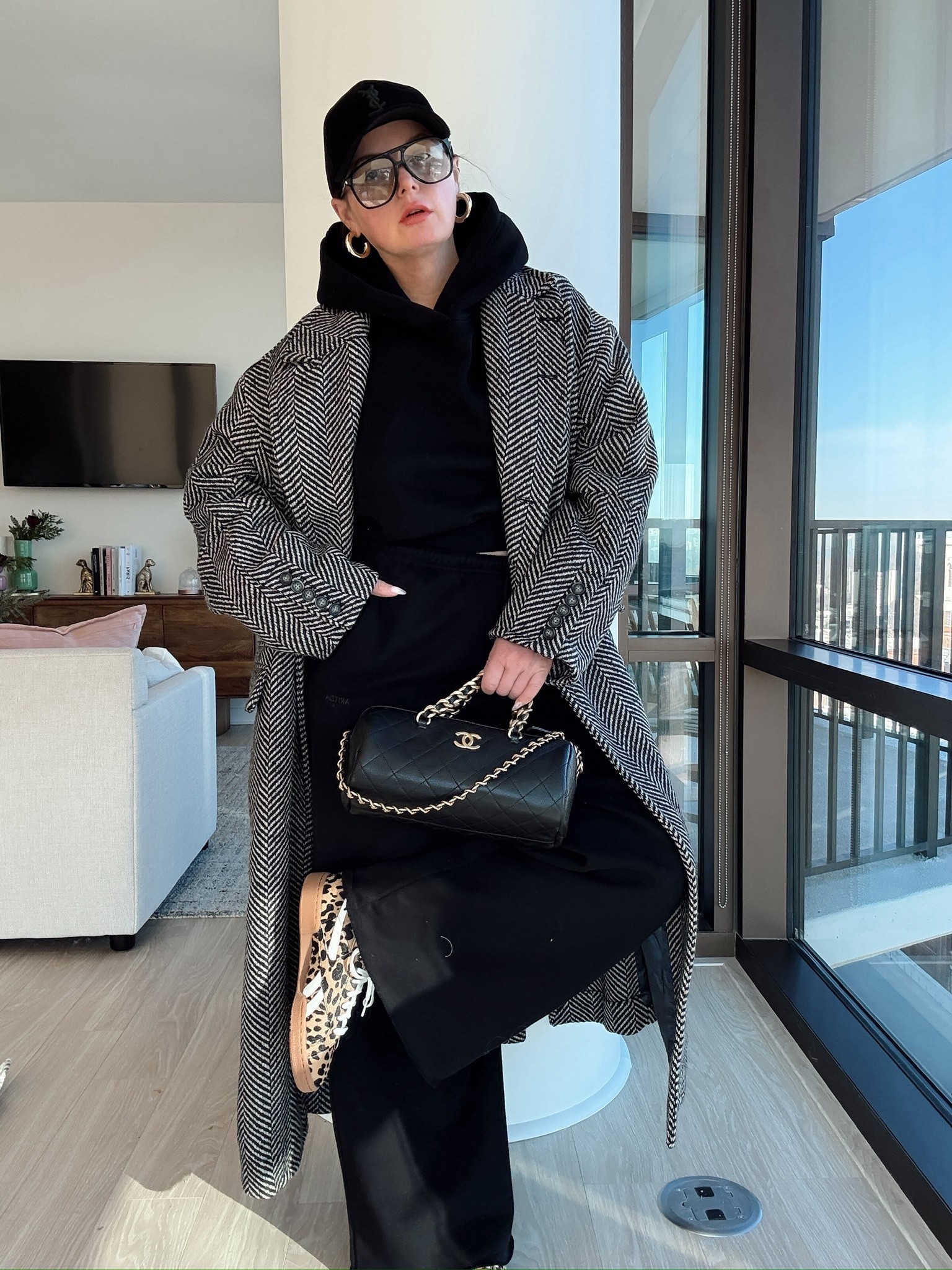 Winter outfit 
Sweats
Coat

#LTKSeasonal #LTKGiftGuide