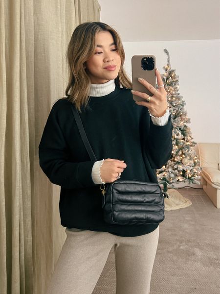 A white turtleneck under a black Madewell crewneck sweatshirt with beige knit pants and Nisolo sneakers!
 
Top: XXS/XS
Bottoms: 00/0
Shoes: 6

#winter
#winteroutfits
#winterfashion
#winterstyle
#holiday
#giftsforher
#abercrombie
#nisolo 
#madewell


#LTKHoliday #LTKstyletip #LTKSeasonal