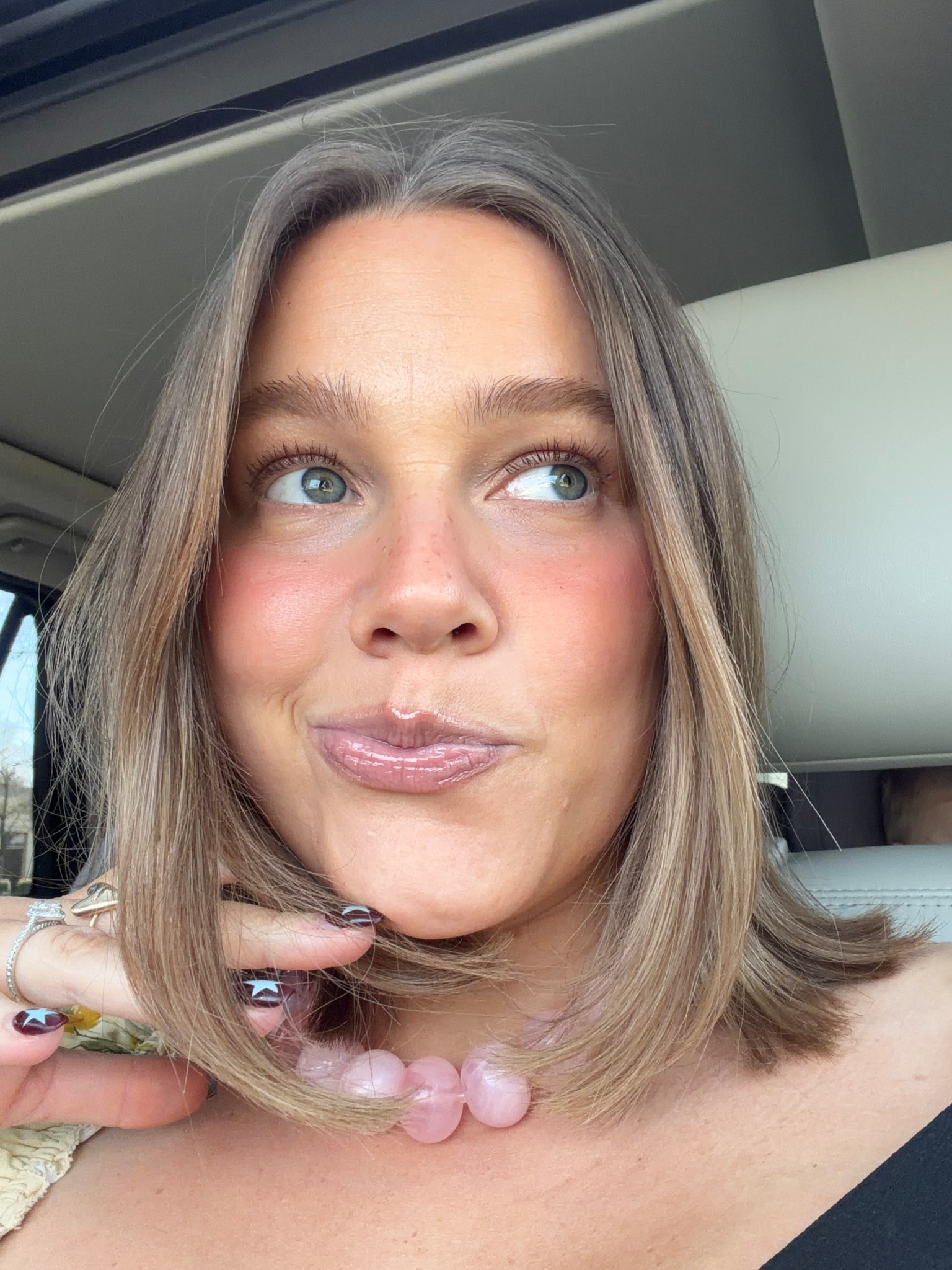 Necklace baublebar + Liner is dibs (code BRE) and gloss Patrick ta cookie butter!!

#lipcombo #lipgloss #patrickta #dibsbeauty #bresheppard