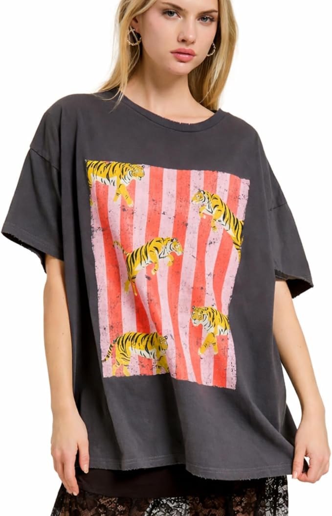 Vintage Tiger Graphic Tee for Women – Very Oversized Relaxed Boyfriend Fit Streetwear T-Shirt | Amazon (US)