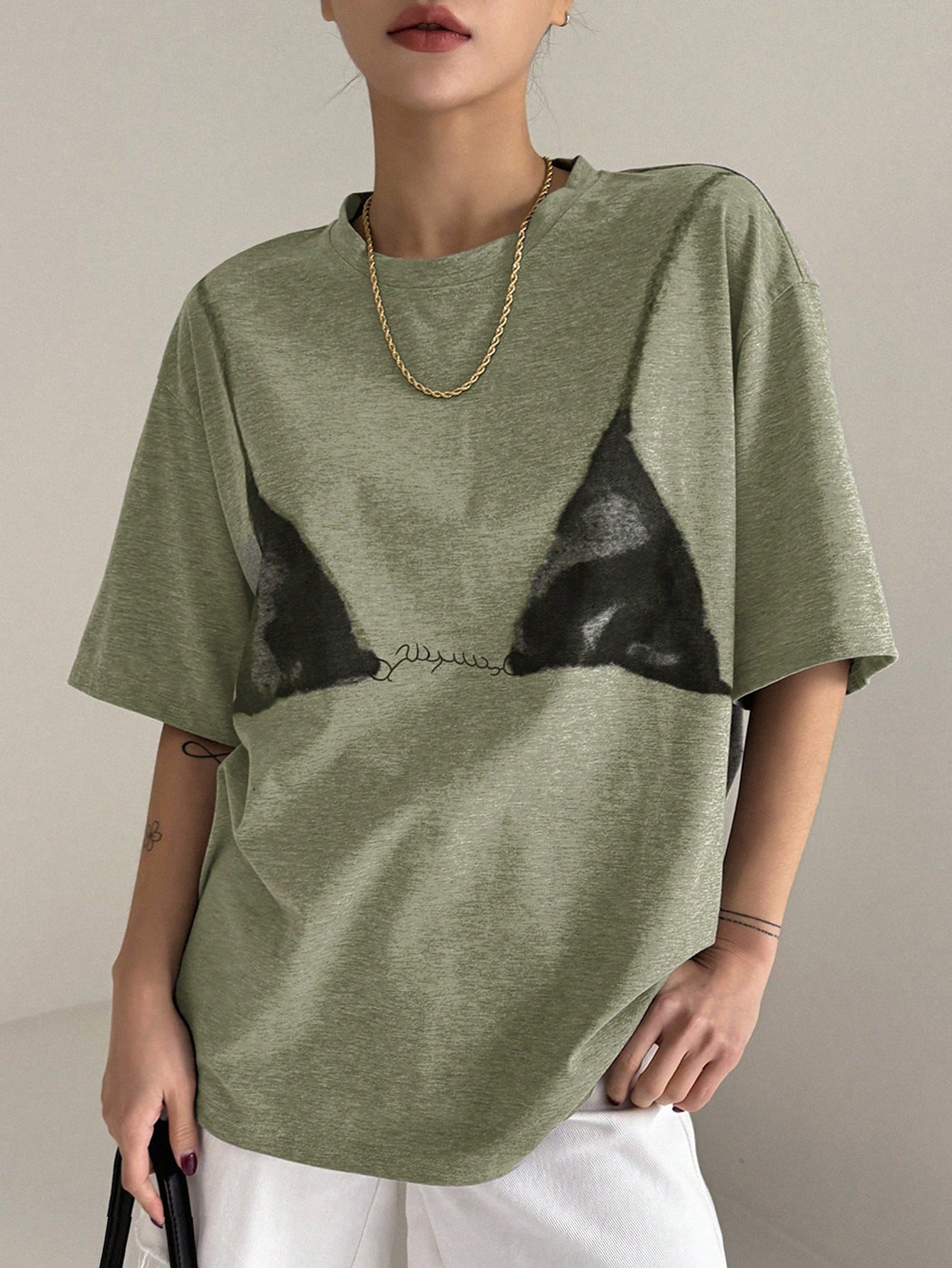 DAZY Loose Short Sleeve Printed Round Neck Women T-Shirt. | SHEIN