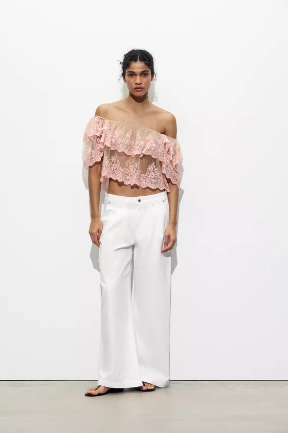 An enhanced experience.Check it out in the app. | Zara US