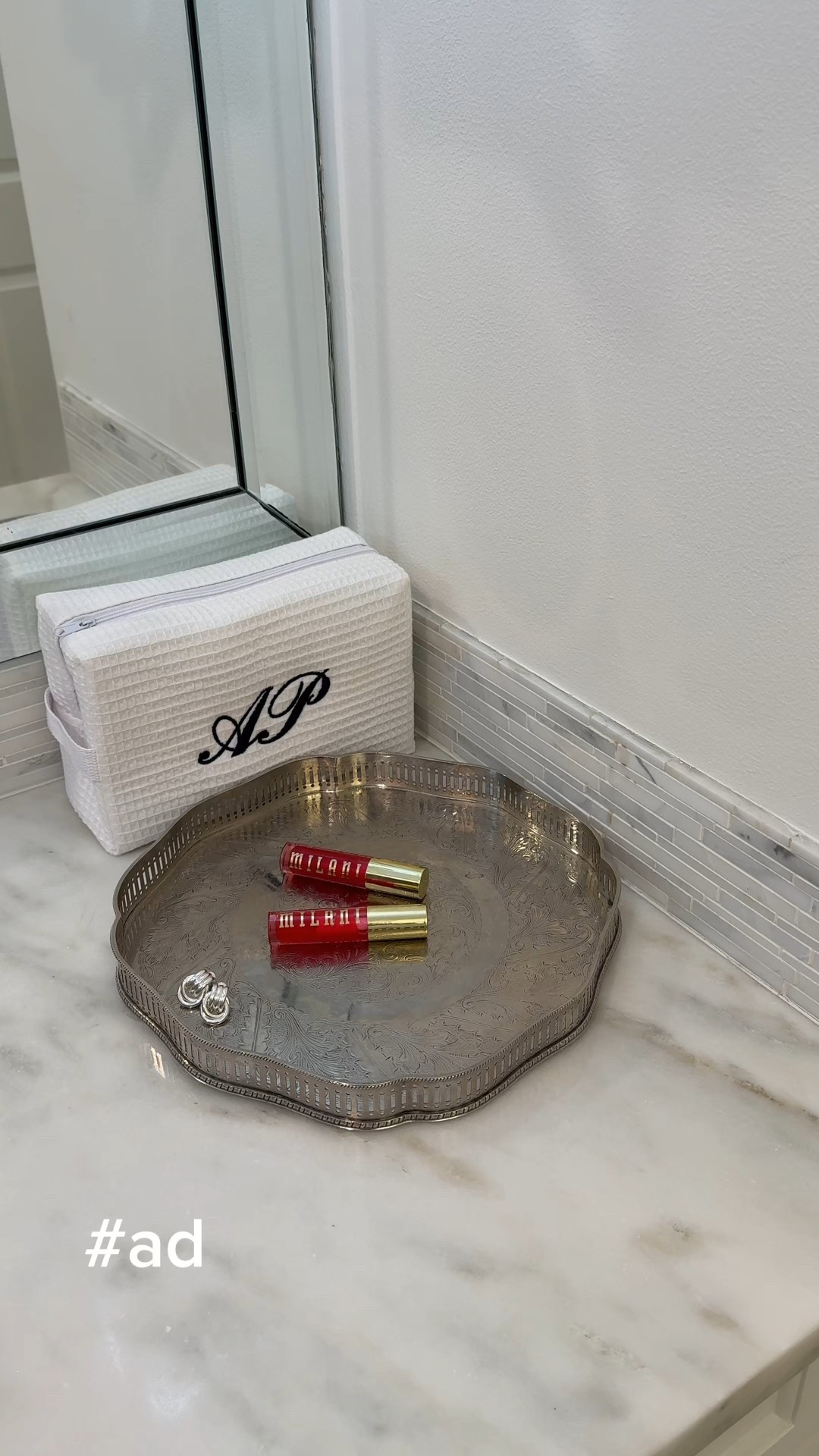 #ad The @milanicosmetics Fruit Fetish Lip Oils are the perfect hydrating everyday lip for summer! #target #targetpartner @target #grwmilani #milanicosmetics #liketkit @shop.ltk 

#LTKFindsUnder50 #LTKSummerEdit #LTKBeauty