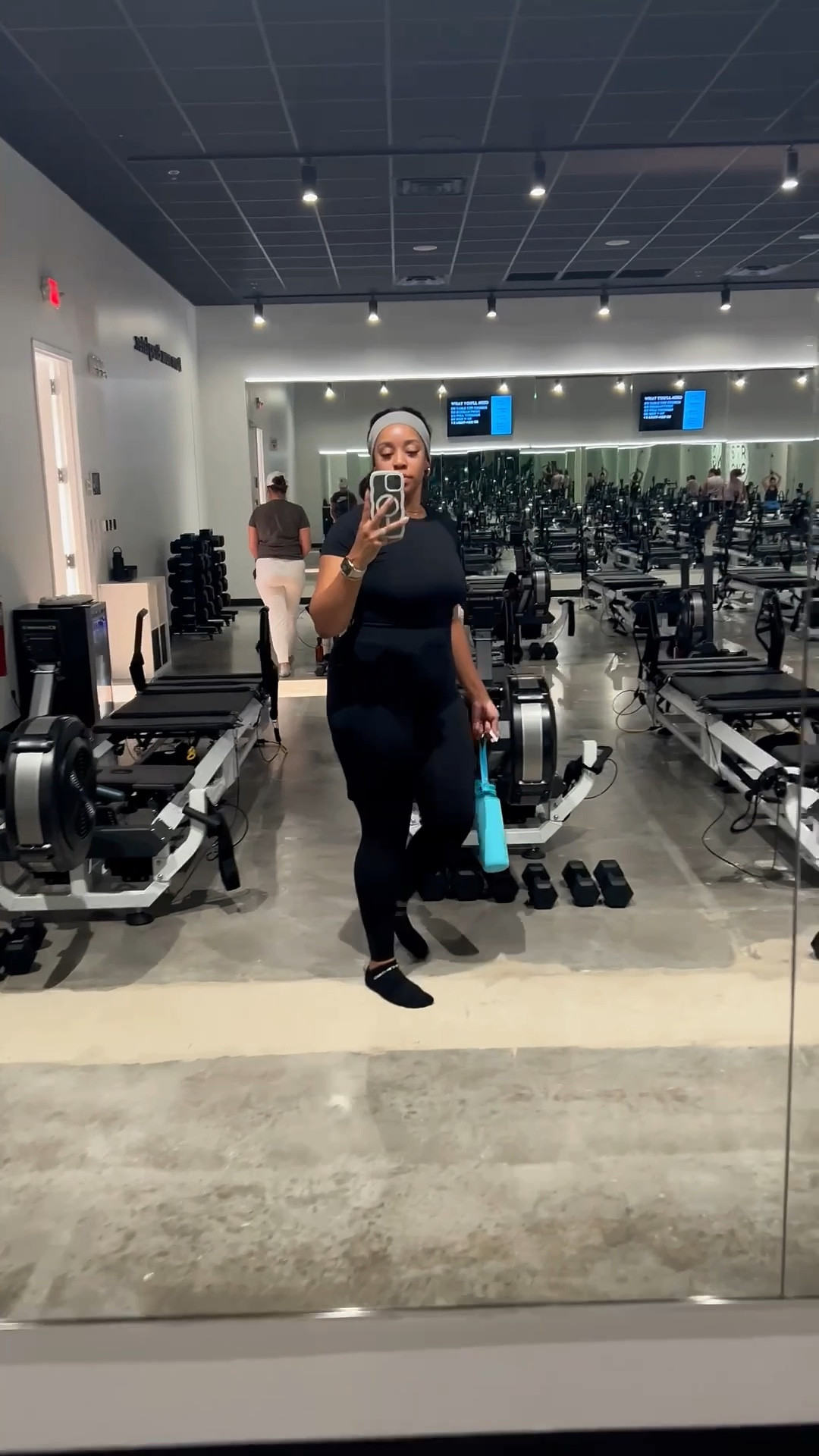 Mommy x2 trying #pilates for the first time 🤍

#LTKFitness #LTKVideo #LTKActive