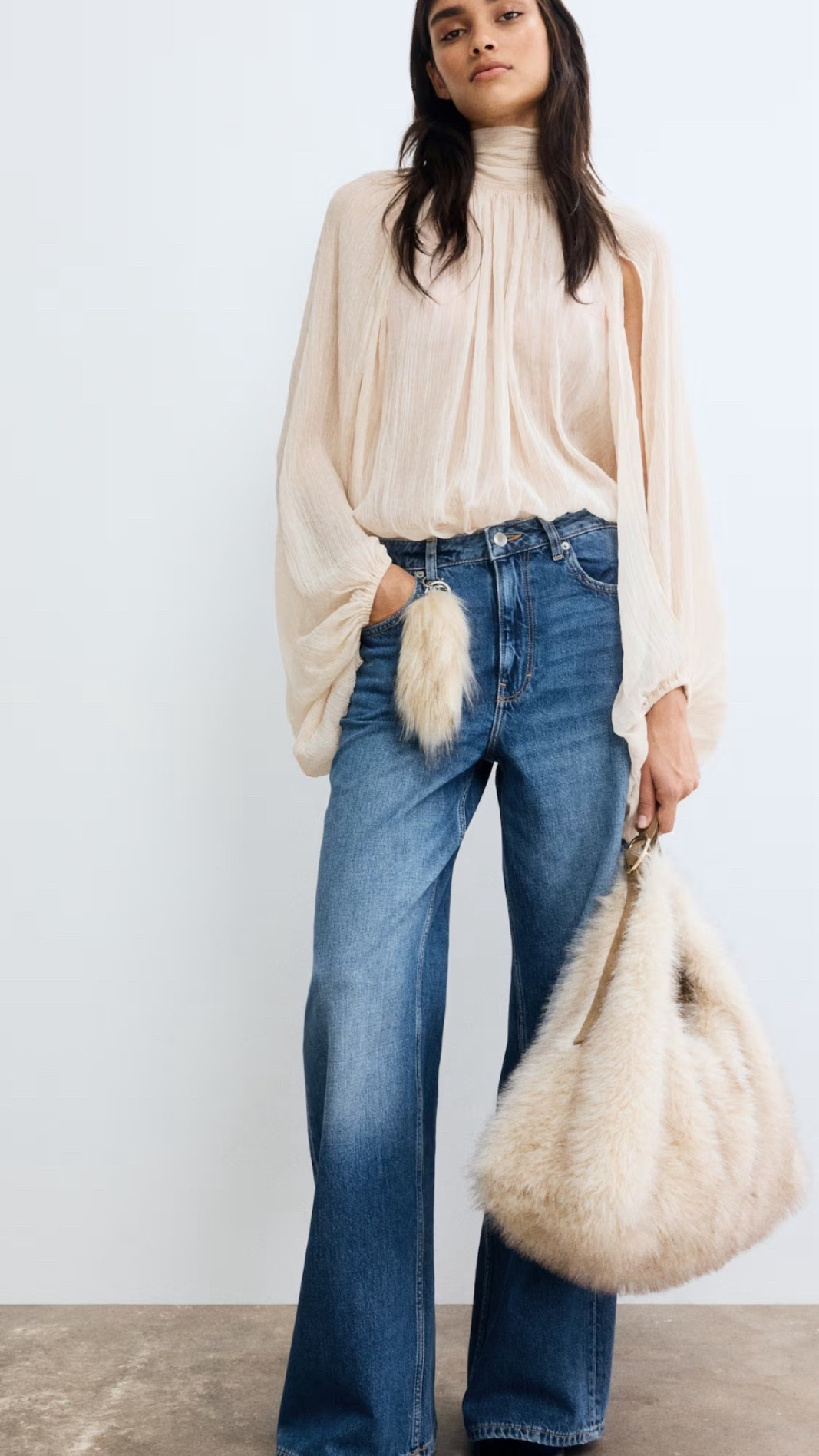 WIDE-LEG ULTRA HIGH JEANS
Now $28.99
From $34.99
17% off.


#LTKFindsUnder50 #LTKSaleAlert