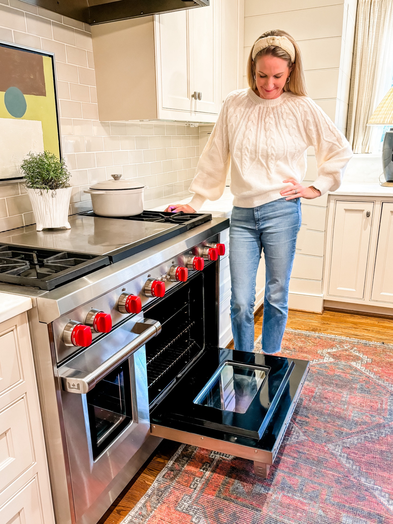 Kicking off the new year with a clean oven! I can’t believe how well the pumice stone and warm water works to clean the oven door. 

#LTKhome