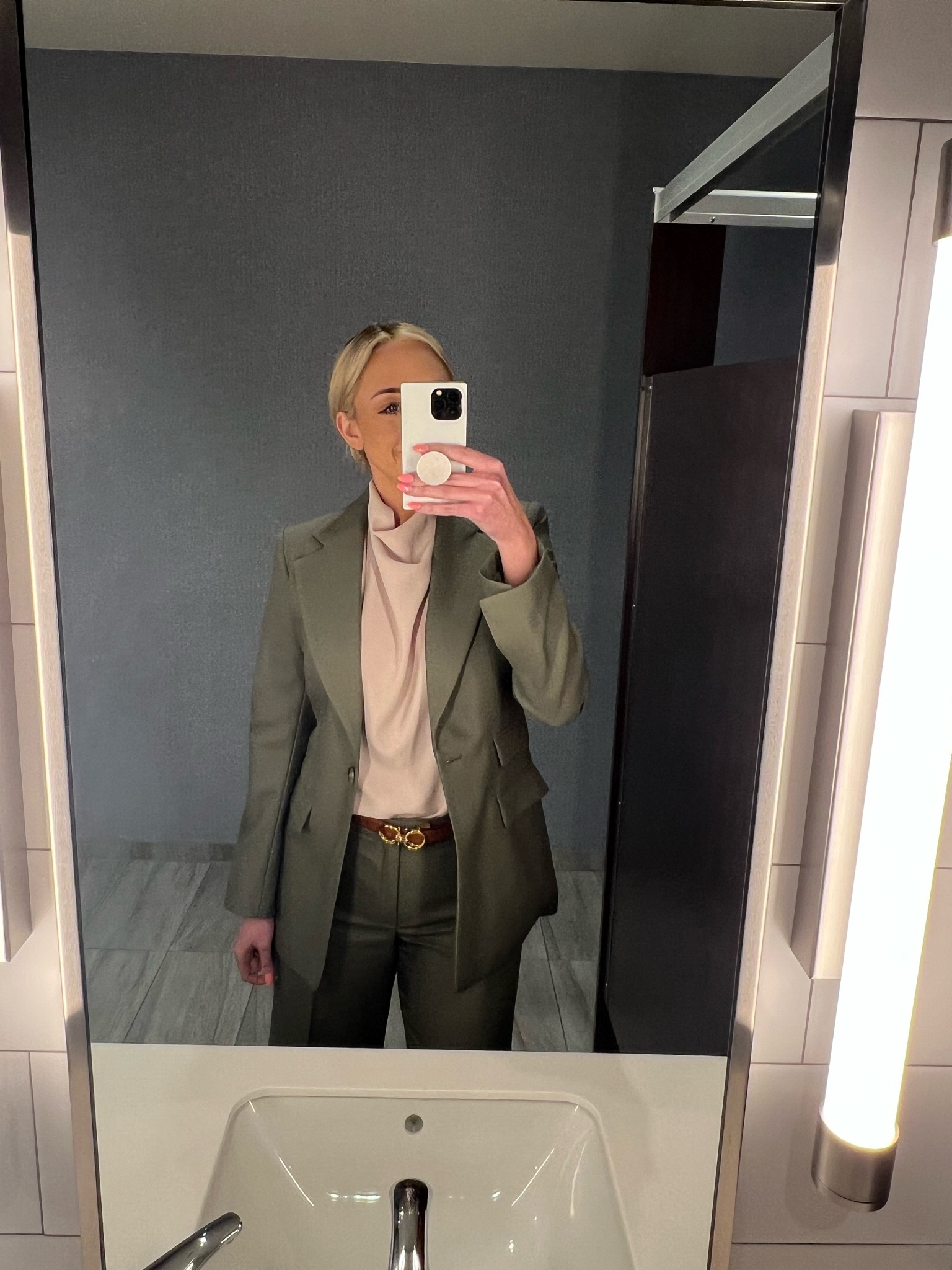 Loving this new suit set from banana republic! 

#LTKstyletip #LTKSeasonal #LTKworkwear