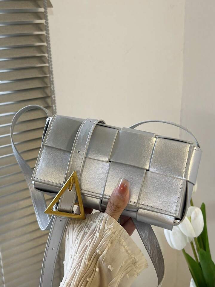 1pc Silver PU Flap Closure Metal Decor Fashionable Crossbody Bag, Suitable For Women's Daily Use | SHEIN