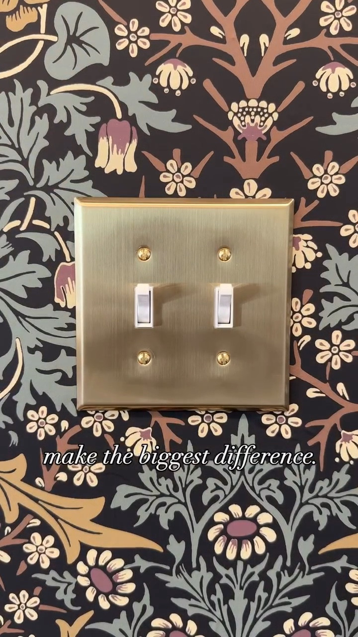 It’s the little things 😍

Follow along as I give my little entryway some vintage organic personality! 

Wallpaper is from Wayfair. 
Light switch plate is Amazon! 

#diyhome #diyprojects #homedesignideas #homedesigninspiration #wayfair #entrywayideas #entrywaydecor #vintagestyle #organicmodern #momsoftiktok #momswhoblog #simplethingsinlife