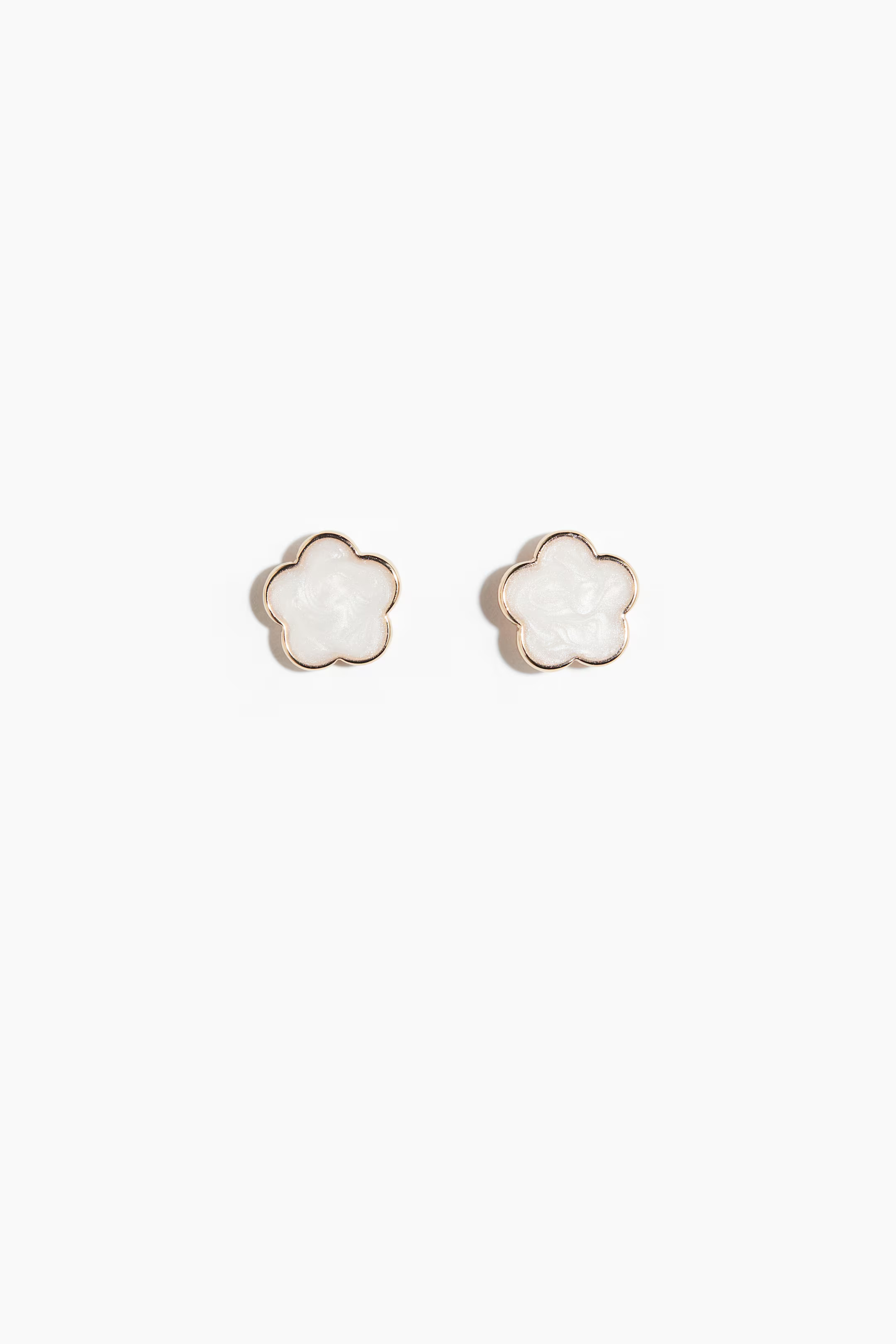 Stud earrings | H&M (UK, MY, IN, SG, PH, TW, HK)