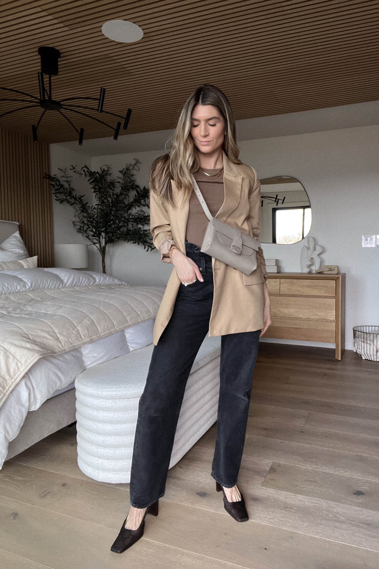 30 DAYS OF STYLING WHAT I OWN // day 20 of 30 : basic in browns, pop of gucc

#LTKshoecrush #LTKstyletip