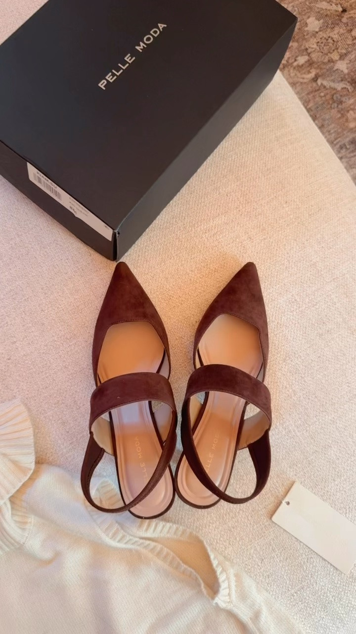 These suede sling back heels are the perfect way to dress up an outfit as we transition into the fall 🍂 they run TTS and even work for narrow feet 👣

#LTKootd #LTKgrwm