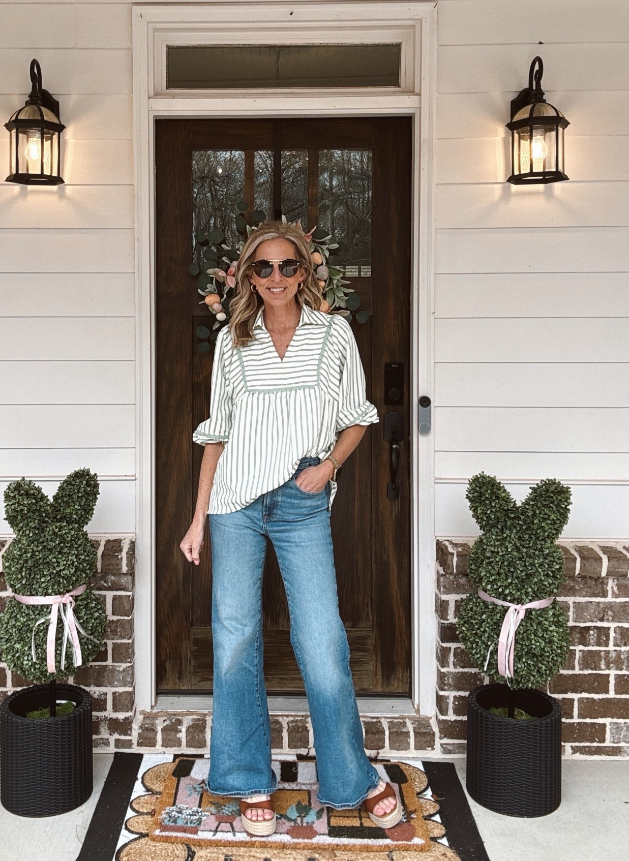 Under $30 women’s peplum button down shirt… Look alike for less!! Paired with my go to denim jeans.  Size small in the top 25 in the jeans. 