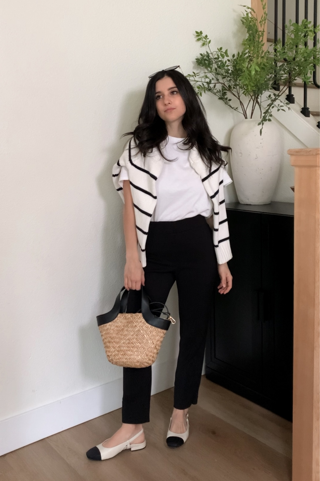 Tee - XS 
Sweater XS 
Trouser - 0 
Shoes are true to size! 

#LTKfindsunder50 #LTKfindsunder100 #LTKsalealert